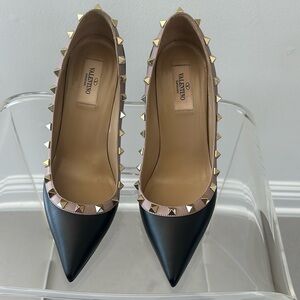 Authentic Valentino Black Leather and Taupe Rockstud Heels Size 8